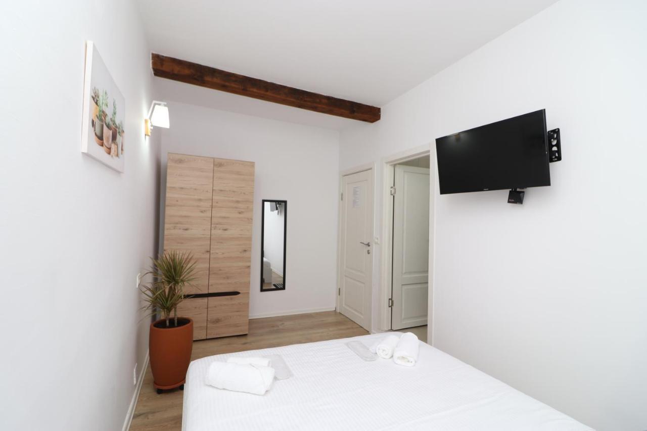 Gaia Bed and Breakfast Vlorë Eksteriør billede
