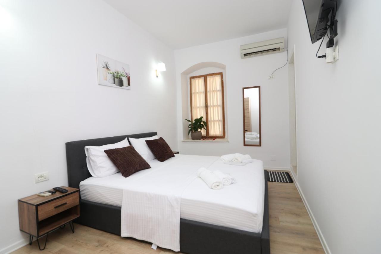 Gaia Bed and Breakfast Vlorë Eksteriør billede