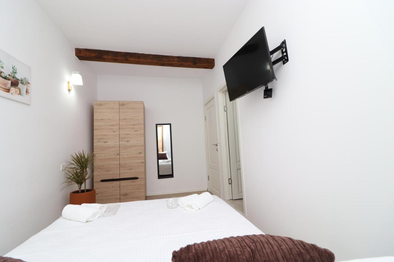 Gaia Bed and Breakfast Vlorë Eksteriør billede