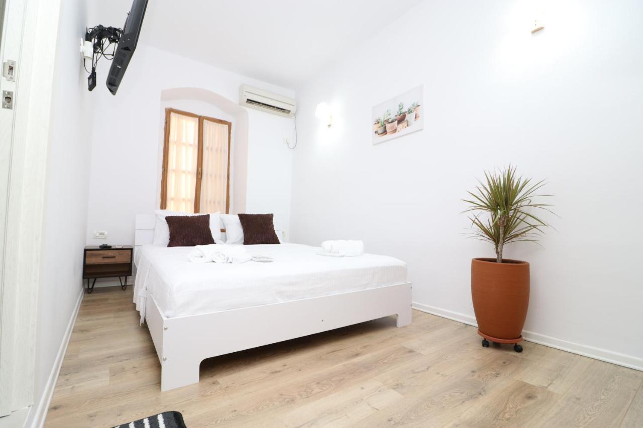 Gaia Bed and Breakfast Vlorë Eksteriør billede