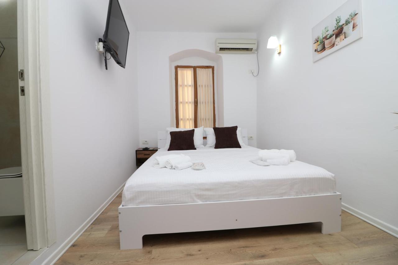 Gaia Bed and Breakfast Vlorë Eksteriør billede