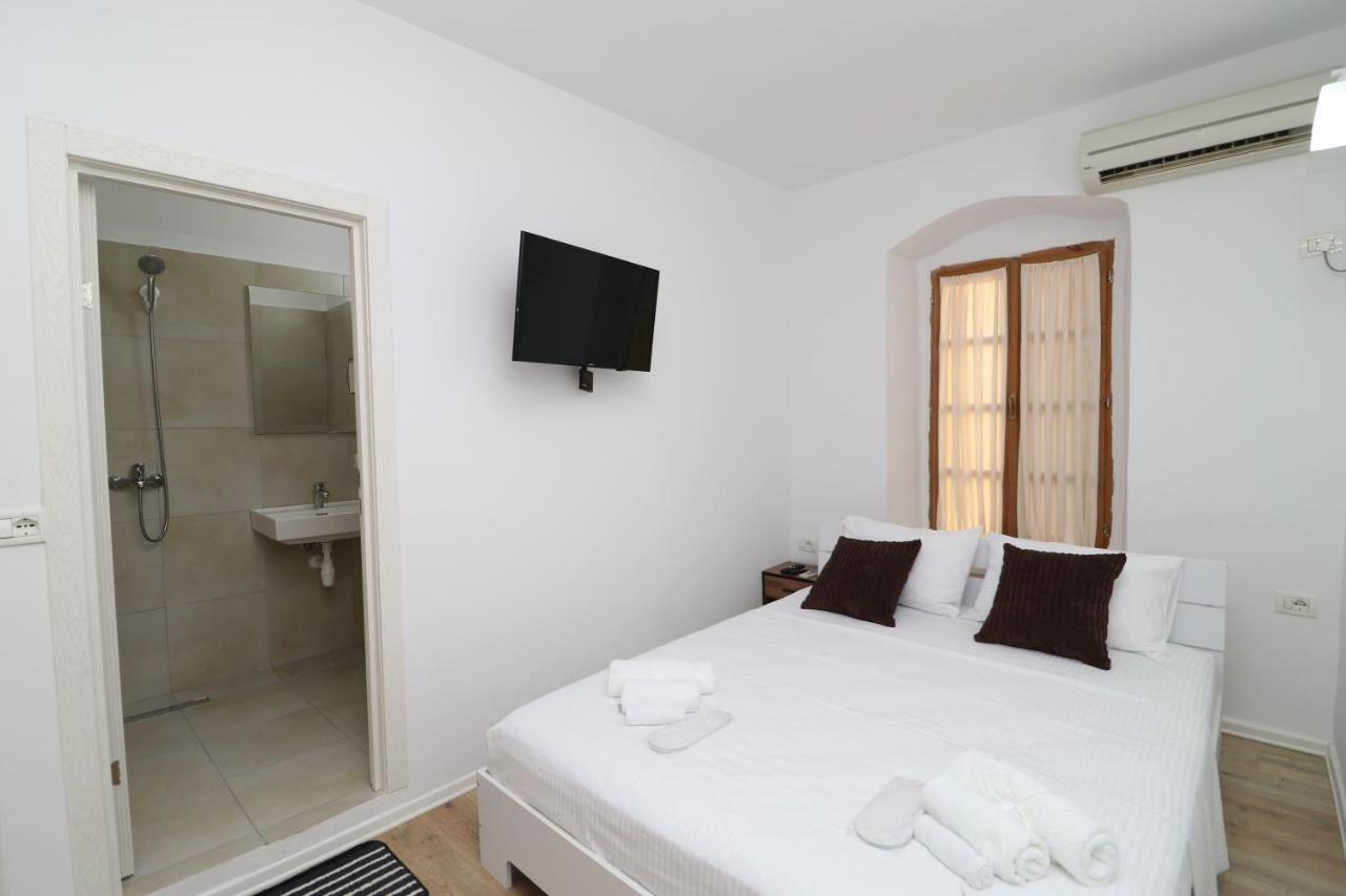 Gaia Bed and Breakfast Vlorë Eksteriør billede